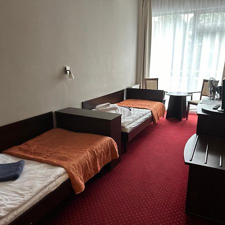 Hotel *** Nat Устронь Экстерьер фото